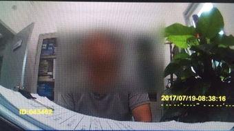 男子假装吃瓜群众,揭秘娱乐圈幕后真相